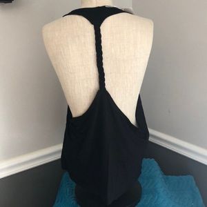 The Free Yoga Black tank.